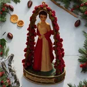 Vintage 1999 AGC Carlton Lady Jacquline “Jackie O” Kennedy Heirloom Ornament